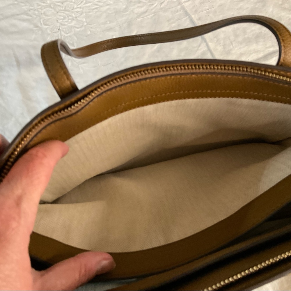 Tory Burch Robinson tan pebbled Leather Tote Bag - Picture 10 of 14